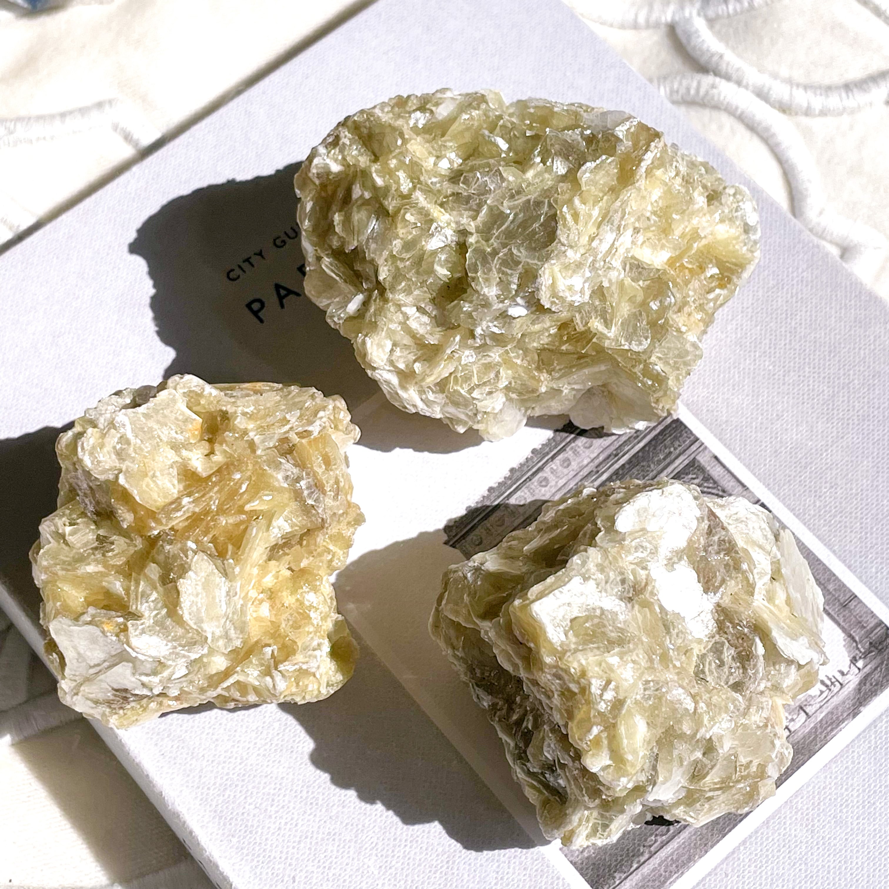 Yellow Mica Rough 1 ✧ イエローマイカ原石 | FLUXY - 天然石と鉱物の