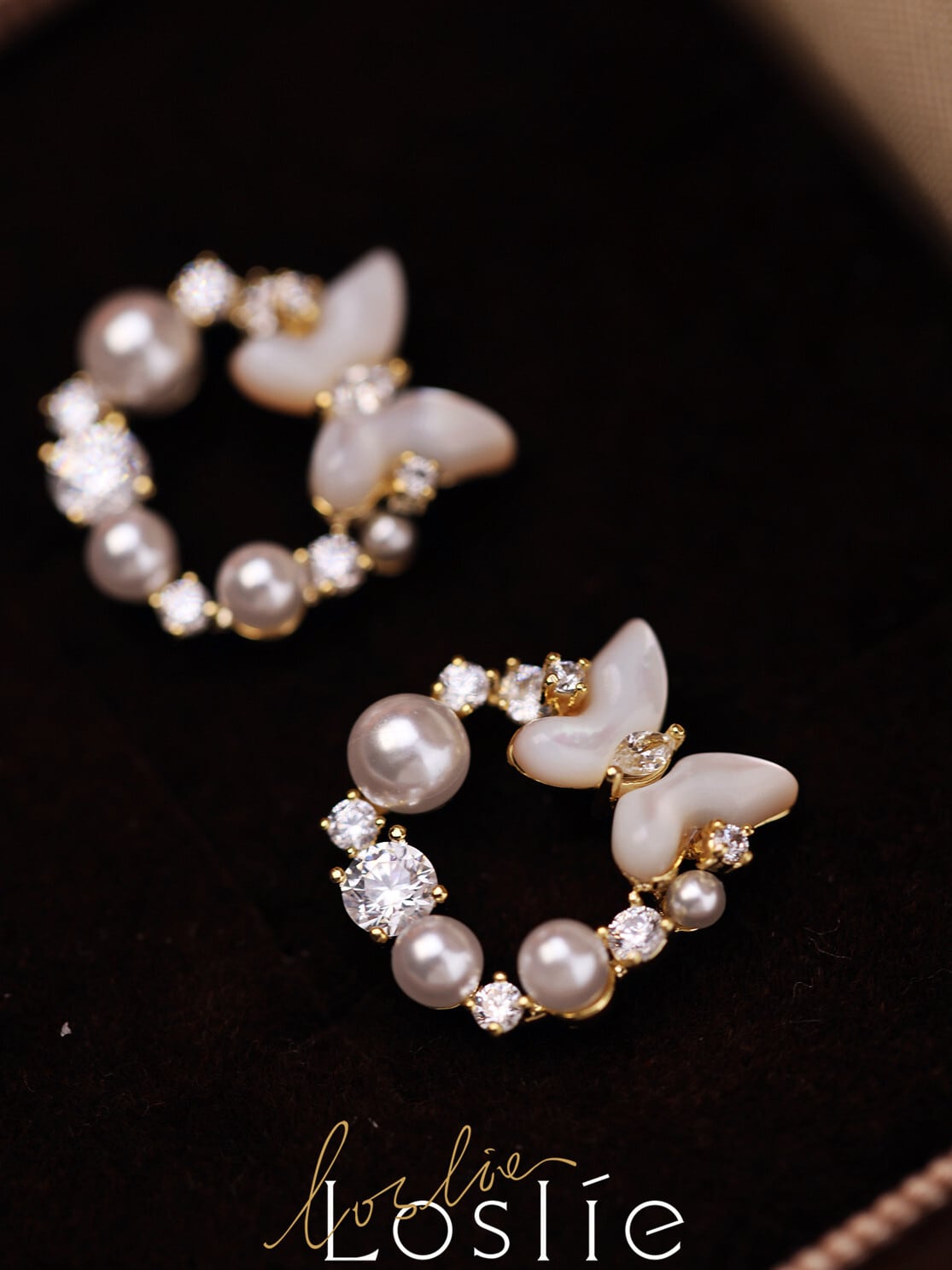 やさしい耳元に咲く・天然シェル蝶とパールの恋ピアス♥A16
