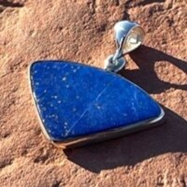 【セドナでアチューメント】【超美石】ラピスラズリ　ペンダント（チェーンつき）6371