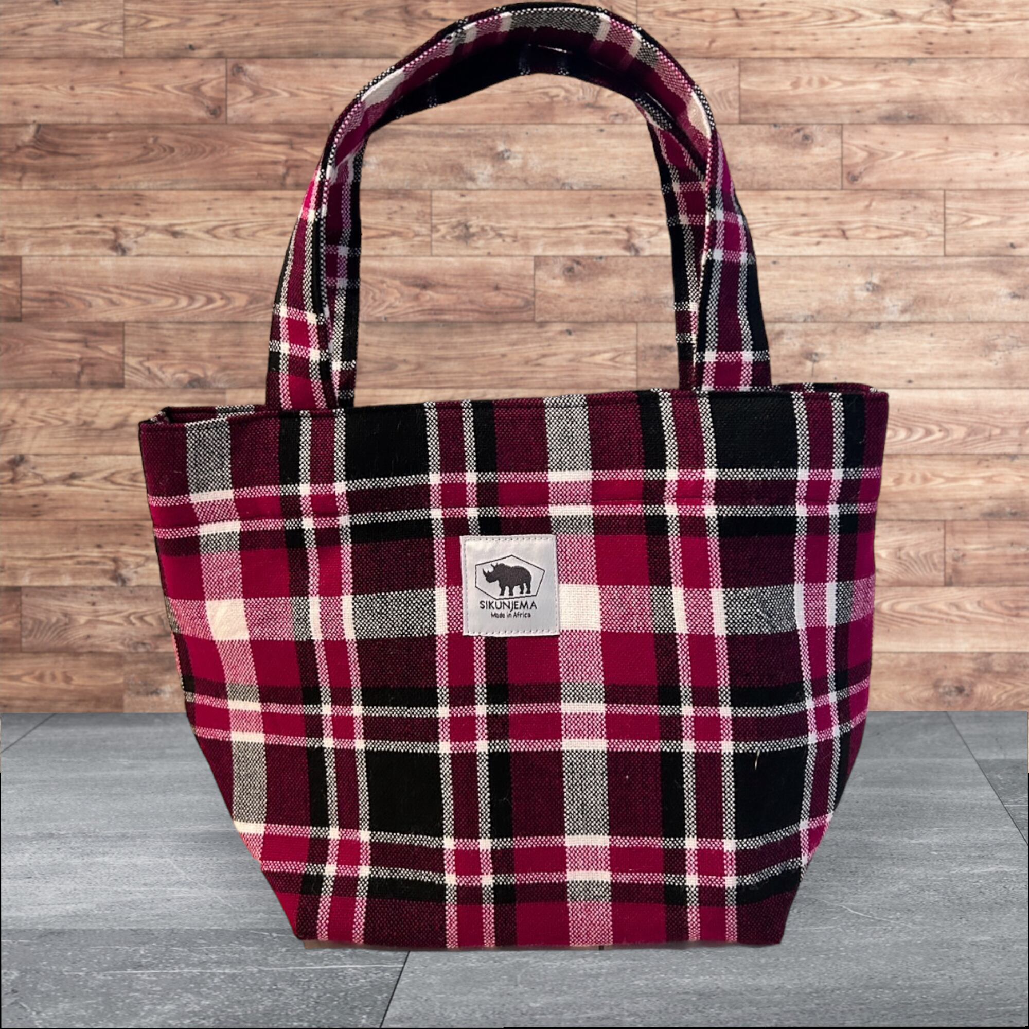small tote = pink check =