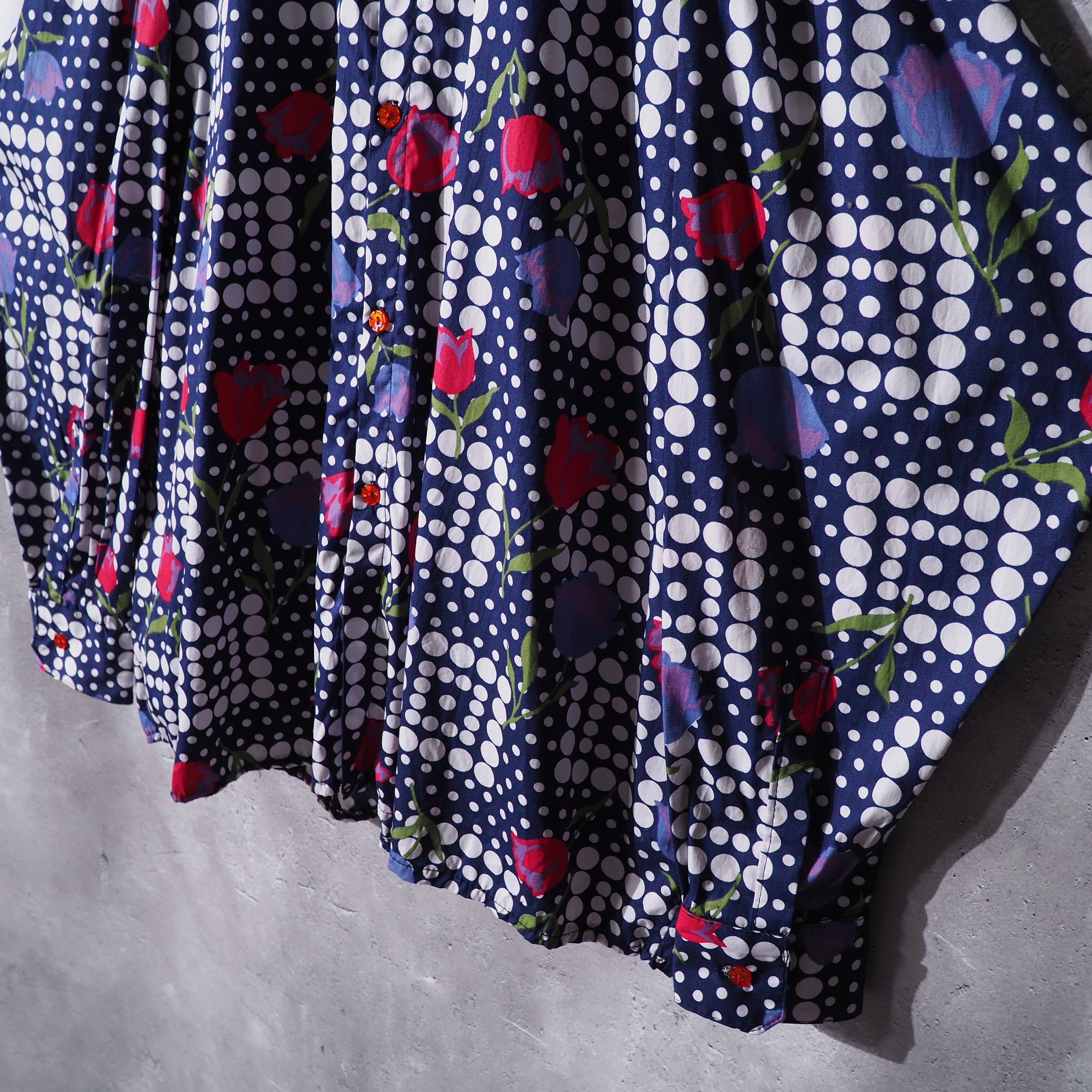 Bewitching flower × Dot pattern design vintage loose silhouette shirt