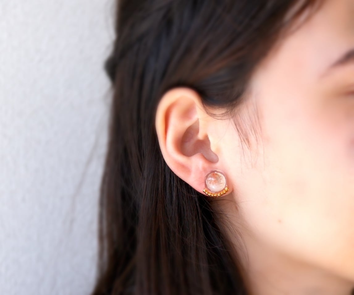 サンストーン + レジン ゴールド ビーズ ピアス 【Tutu】 天然石 原石