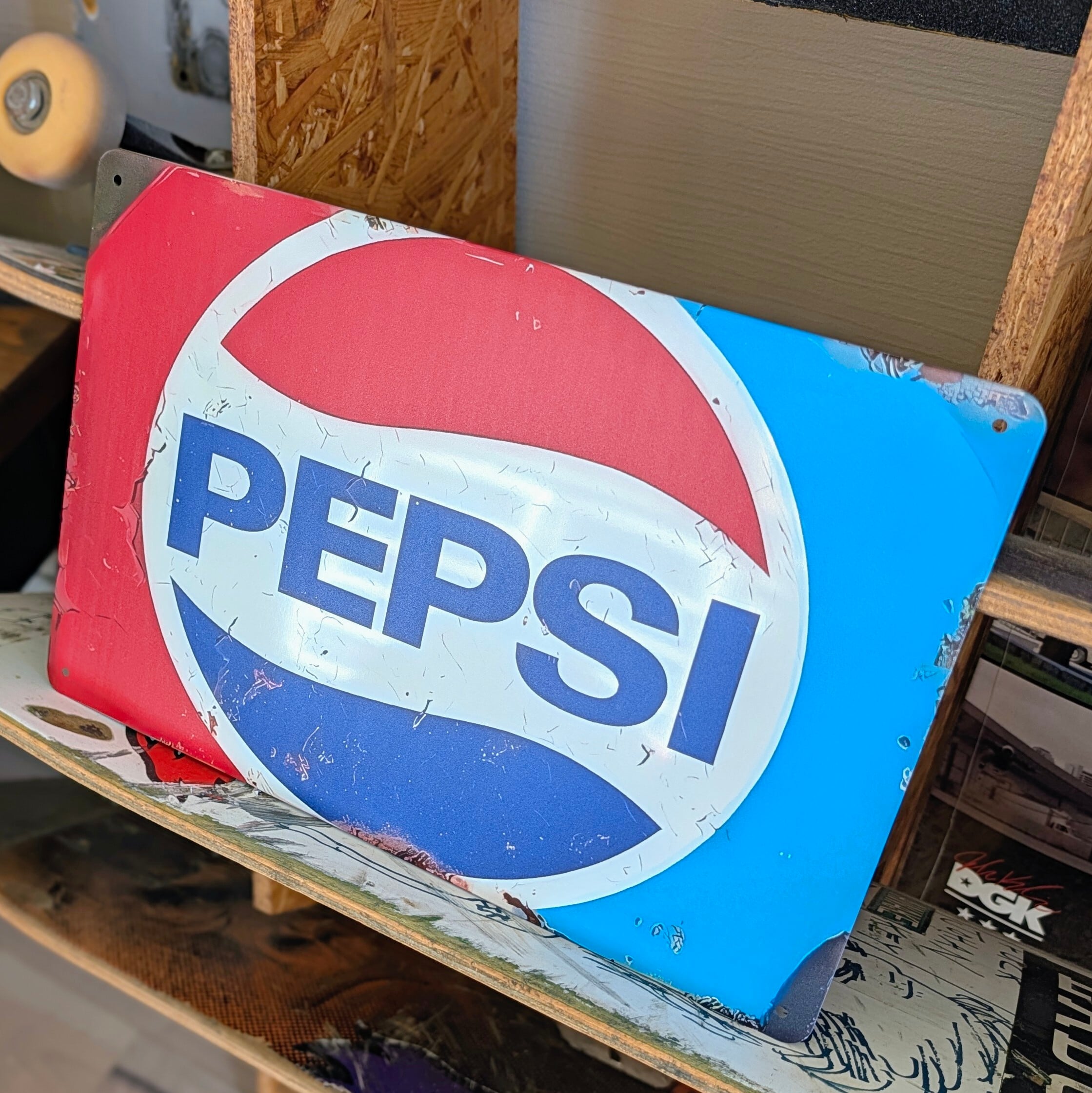 送料無料!ちょうどいいブリキ看板【 PEPSI ( ペプシ ) 】Pepsi-Cola ペプシコーラ / METAL SIGN / メタルサイン / ブリキ看板 / サインボード / ビンテージ加工〚アメリカン雑貨 アメトイ〛