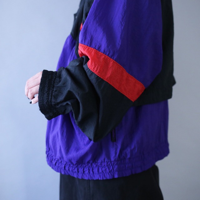 "PUMA" good coloring and gimmick design over silhouette nylon blouson