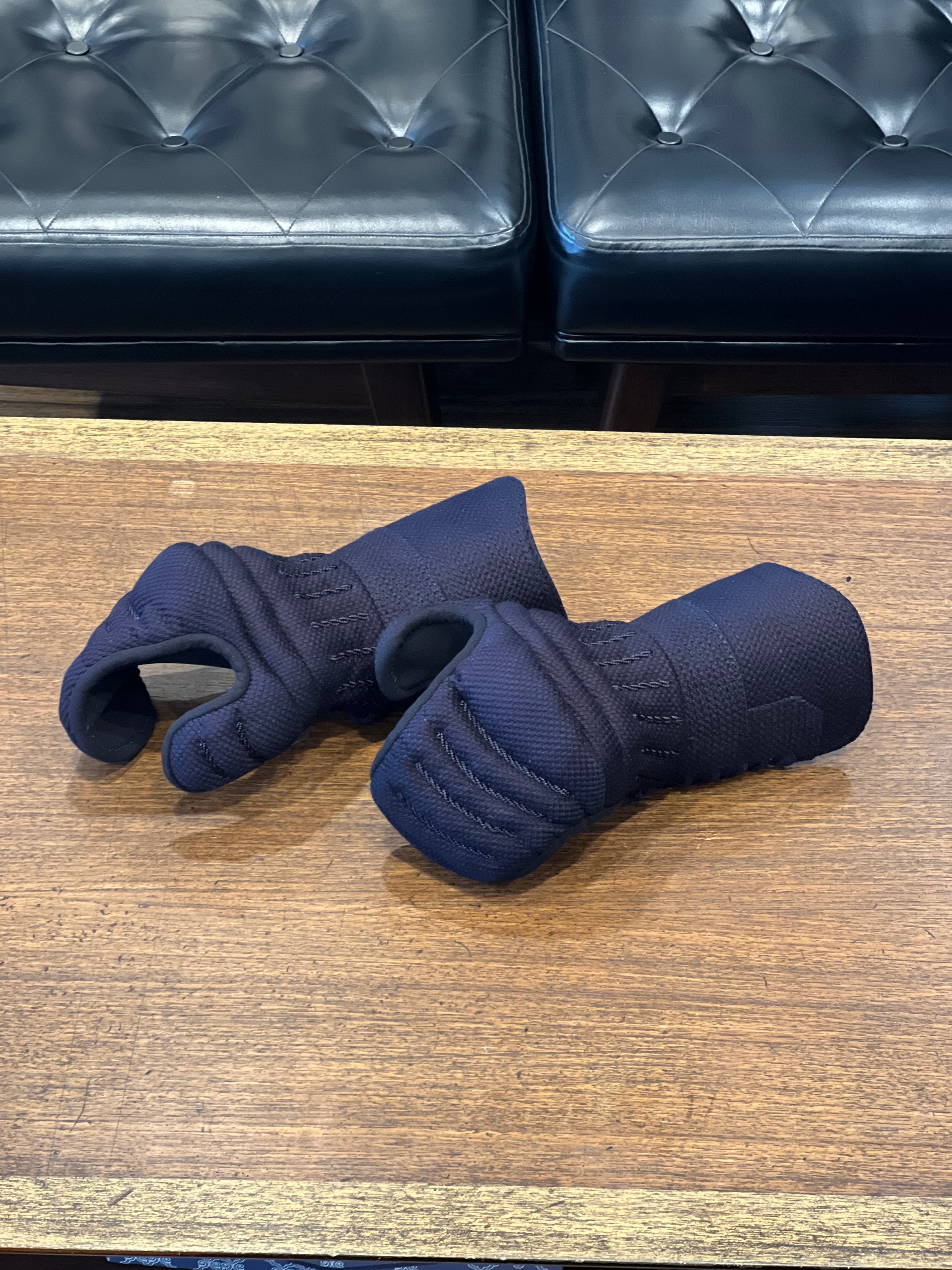 【人気急上昇✨】【小さいSサイズ✨新商品✨スーパー軽量甲手『ACE』✨】【Sサイズ5名様限定大特価‼️】スーパー軽量甲手『ACE』4㎜織刺 甲手