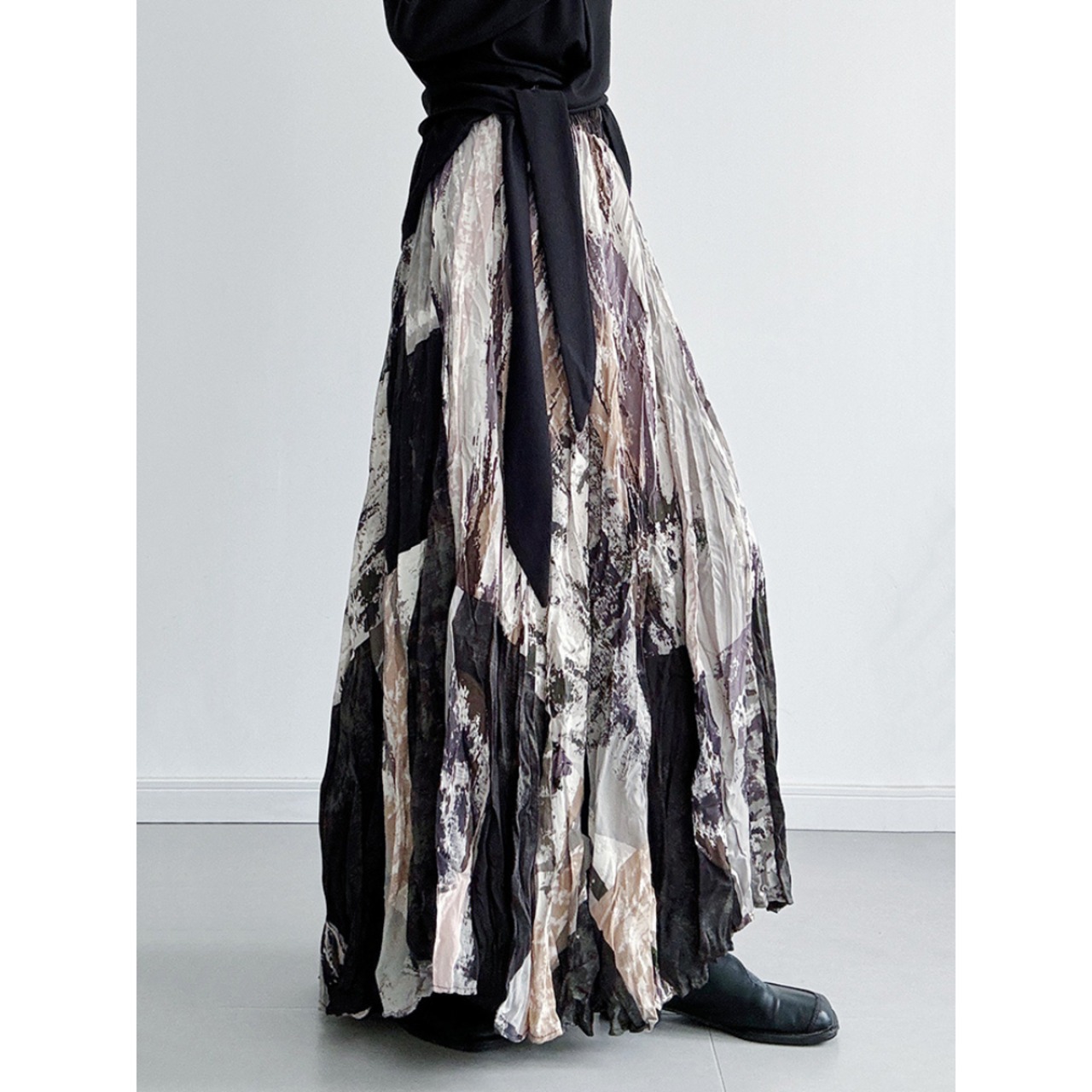 Monochrome Art Pleated Long Skirt / モノクロ アート プリーツ ロング スカート