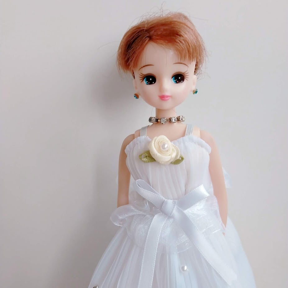 ブライダル純白シリーズ】可愛らしいプリーツの純白ドレス | リカコス