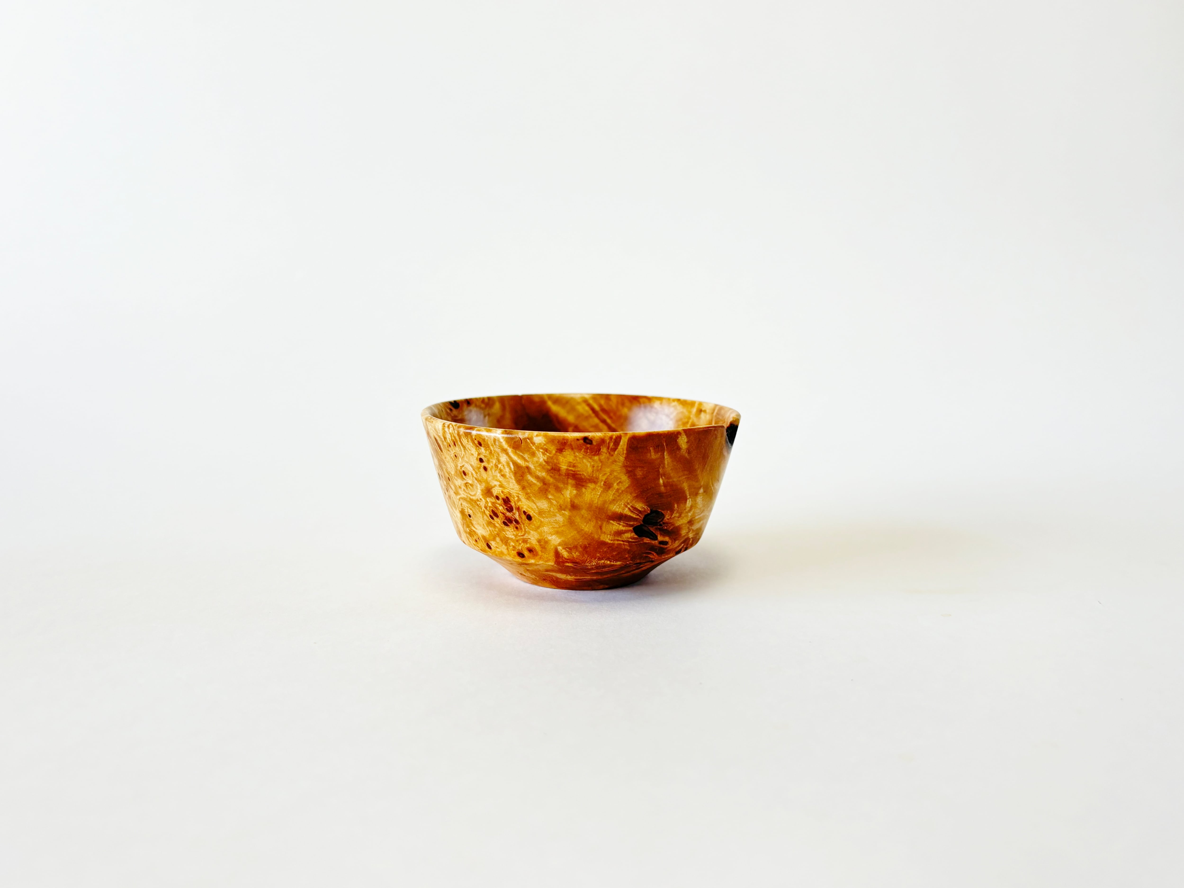 極美 瘤木 手付き大鉢 天然木 一点物 菓子鉢 花器 岳樺瘤 ぐい呑 一点もの | 工房 十勝の木のうつわ web shop