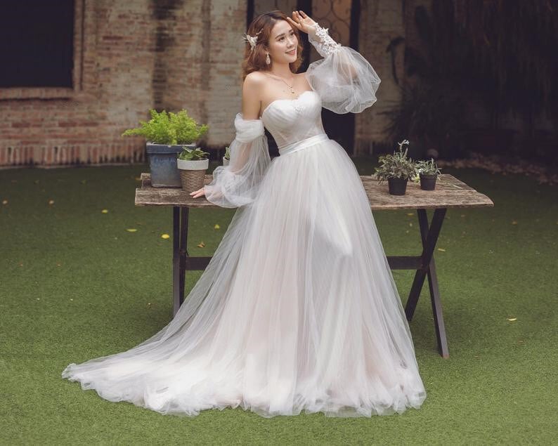 ウエディングドレス グリーン ベアトップ おとさ 取り外し袖  