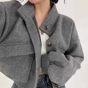 【送料無料】ジャケット 3色 アウター 羽織り ショート 長袖 Vネック 襟付き フレア Aライン ボタン ポケット アイボリー ブラック グレー 大人カラー モノトーン 厚手生地 かわいい 大人可愛い 綺麗 シンプル カジュアル 大人 おしゃれ お洒落 大人女子 こなれ感 コンサバ 定番アイテム 体型カバー 無地 秋 女性 レディース ママ 20代 30代 40代 通勤 デート お出かけ 女子会 お茶会 授業参観 休日 アウトドア 着回し 普段使い オルチャン ファッション 着痩せ 垢抜け