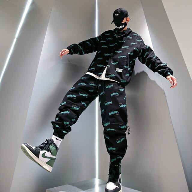 【予約販売】メンズ セットアップ 上下 総柄 ホワイト ブラック 長袖 防寒 部屋着 ジム スポーツウエア カジュアル 秋冬 大きいサイズ M/L/XL/2XL