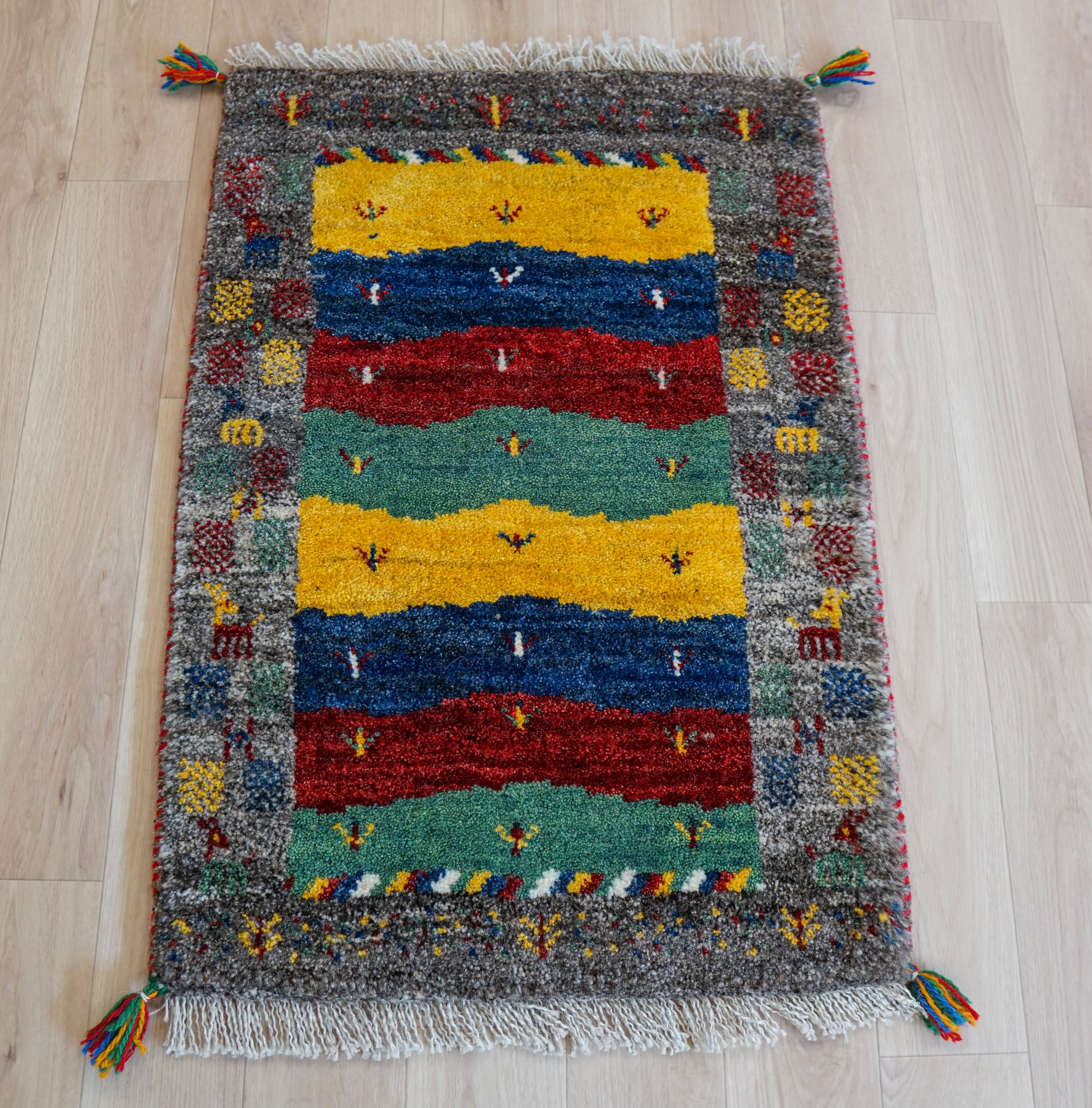 一番の ⭕️手織りペルシャ絨毯⭕️60x40cm ⭕️ギャッペ⭕️手織り