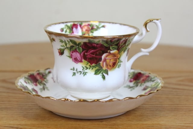 ROYAL ALBERT カップ&ソーサー-