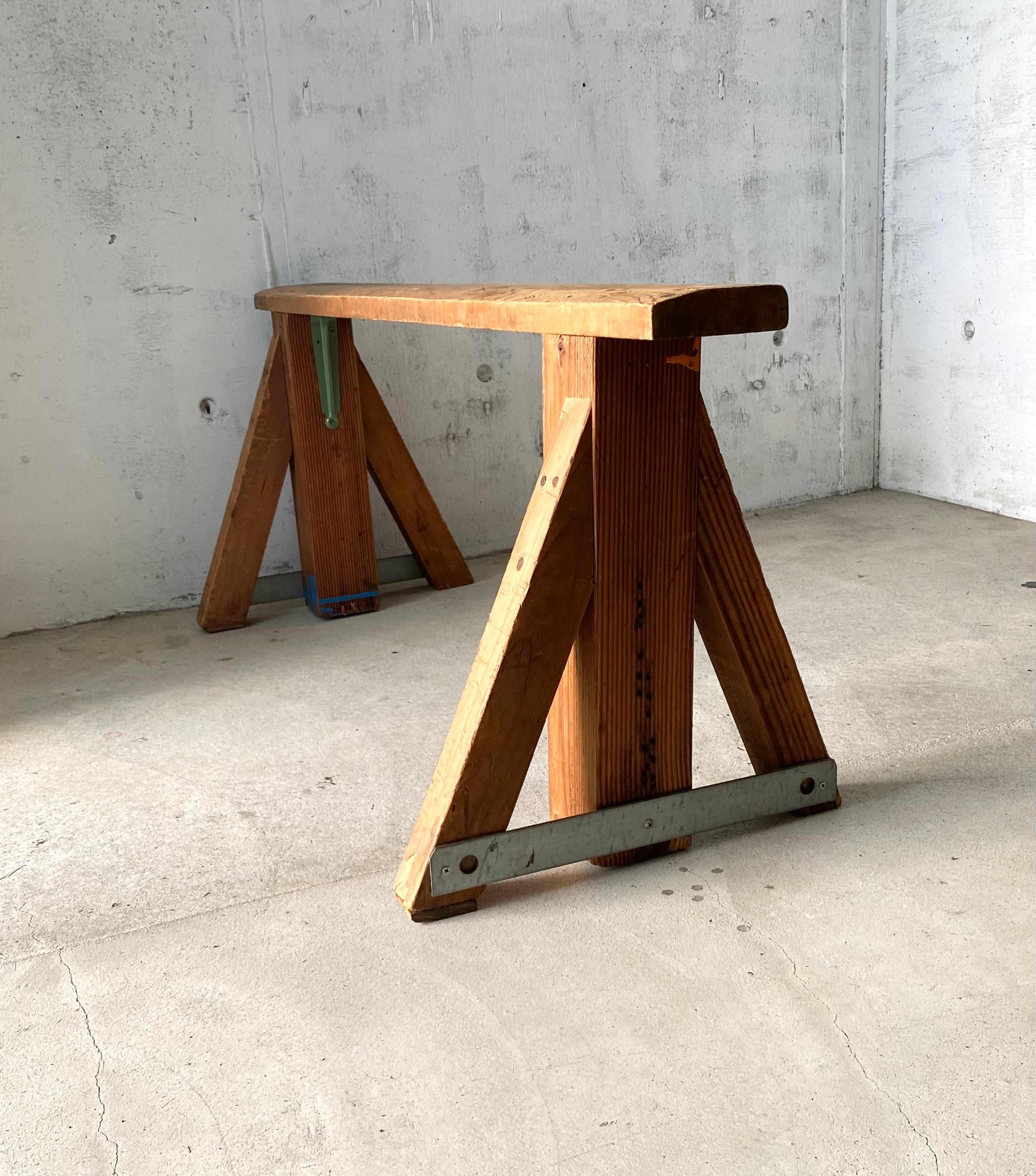 横幅のある古木の飾り台[古家具] | giraffes craft