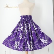 フラダンス 衣装 パウスカート パープル系 ブルーヘブンカンパニー プルメリア柄 ハワイアンプリント BLUE HEAVEN COMPANY 植物柄 花柄 アロハ フラ ダンス レッスン 練習 華やか 鮮やか かわいい おしゃれ 上品 大人っぽいシングルスカート ホワイト系 紫 白 ハワイアン柄 カジュアルスカート リゾートスタイル ふんわり プルメリア  鮮やかな色合い