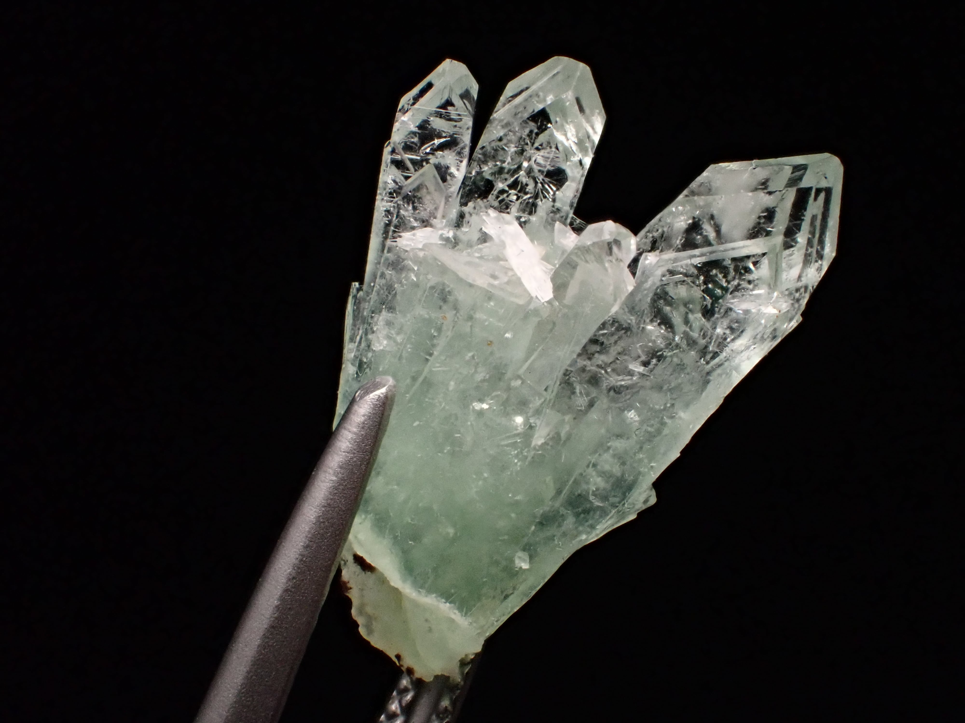 ペンタゴナイト 結晶原石 インド R8-6494 | MineralQuest