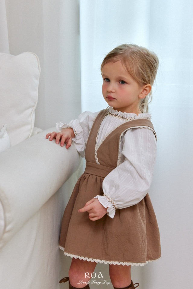 【1/27〆予約】<Roa>  Spring lace strap skirt