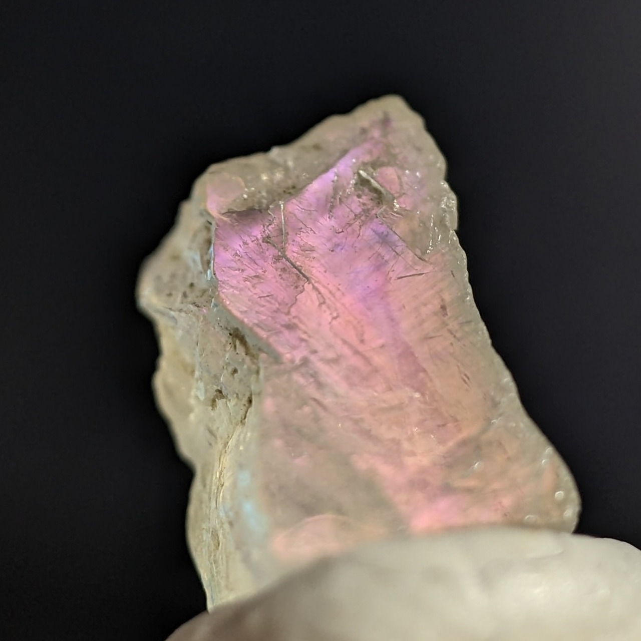 【725】レインボームーンストーン マダガスカル産 1.06ct