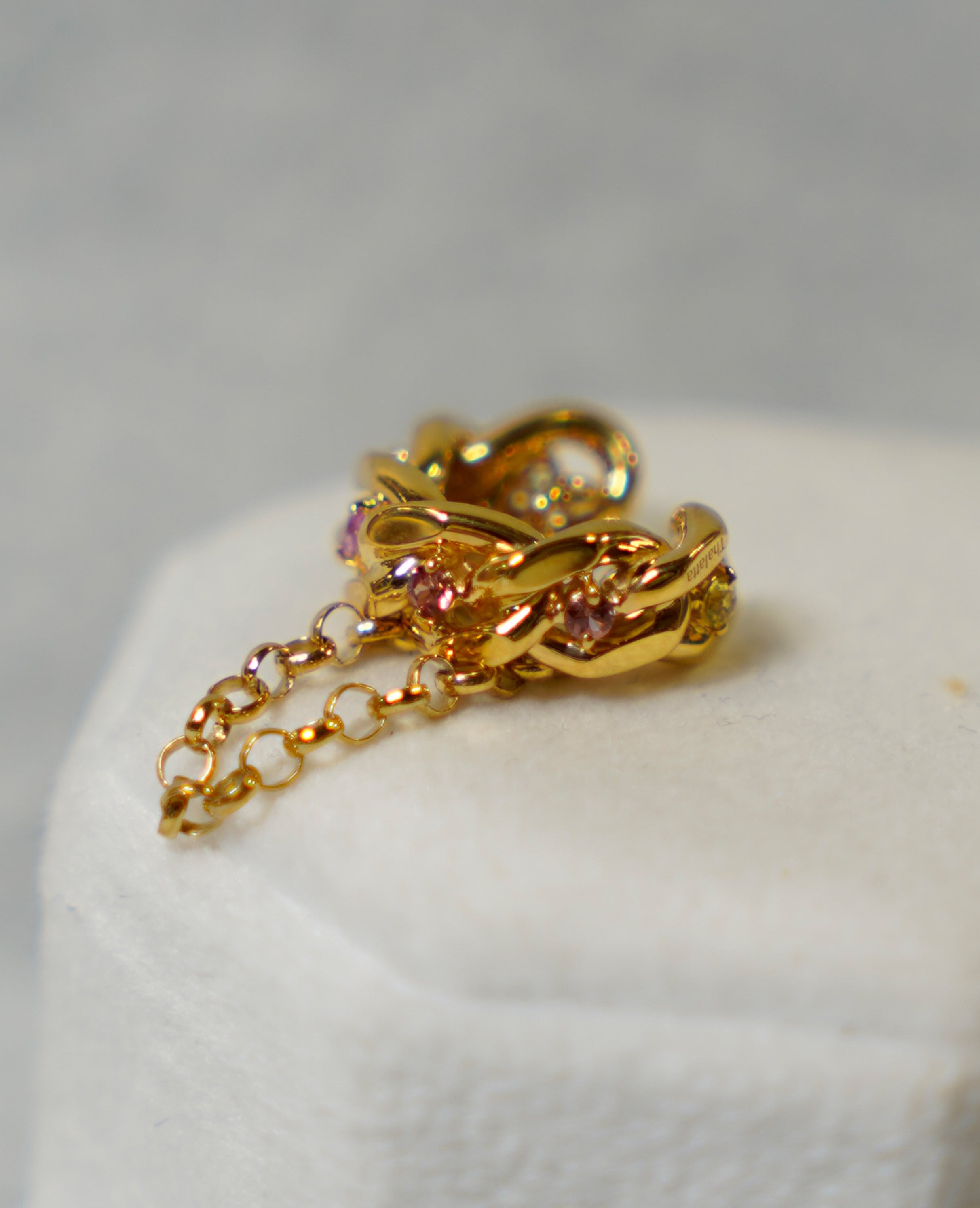 (SV)Rainbow sapphire earcuff