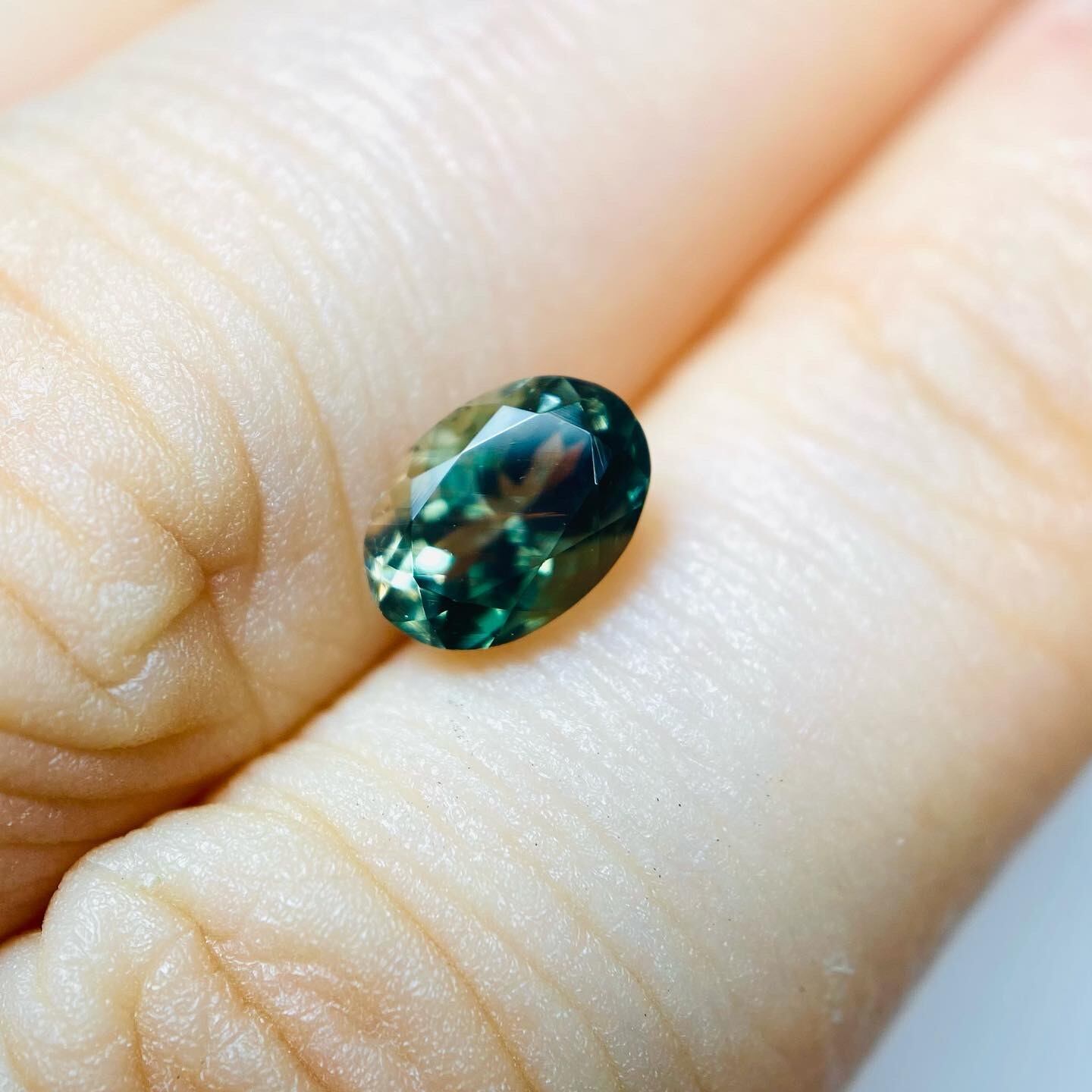 希少グリーンのオレゴンサンストーン2