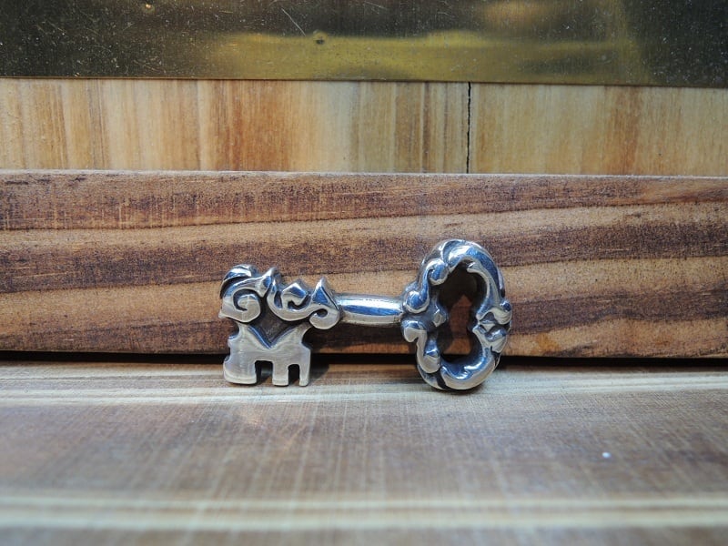 クレイジーピッグ CrazyPig 760 SMALL TUDOR KEY PENDANT ...