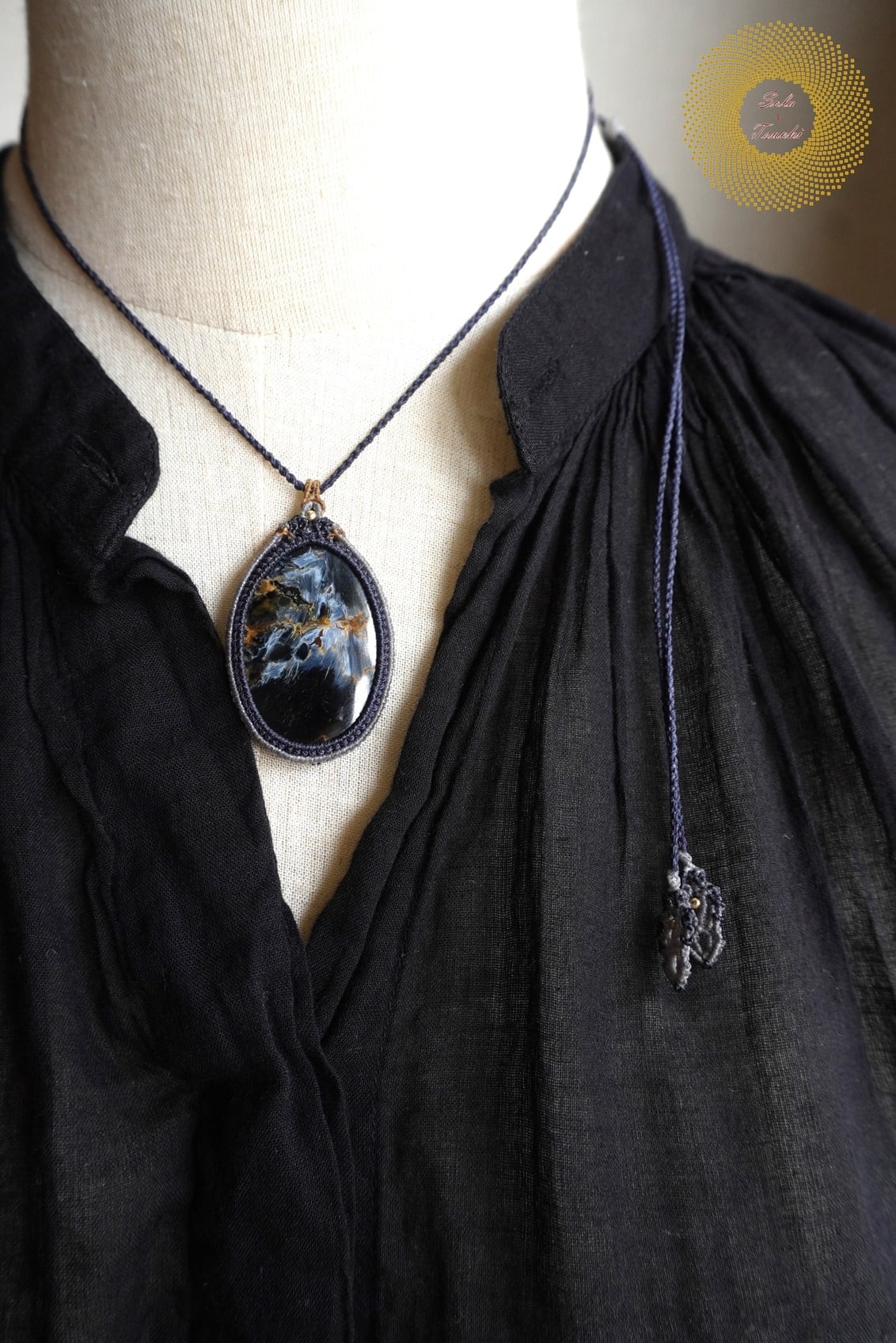 ワックスコード）ピーターサイトのマクラメ編みペンダント