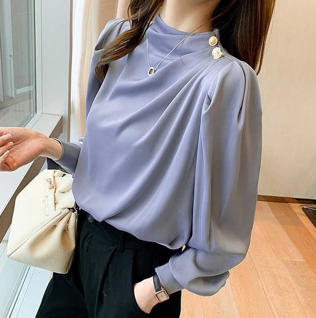 ブラウス シャツ リュクス 長袖 ハイネック 金ボタン トップス 袖あり 長袖 ボリューム袖 襟付き スタンドカラー かわいい 大人可愛い きれいめ シンプル 大人 上品 おしゃれ お洒落 大人可愛い 大人女子 キュート クール モード系 セクシー エレガント モダン 白 ホワイト 青 ブルー 緑 グリーン ベージュ 水色 ピンク 無地 春 夏 秋 20代 30代 40代 50代 レディース オフィス ビジネス OL 通勤 デート 着回し 普段使い 韓国 韓国系 オルチャン ファッション コーデ モテ