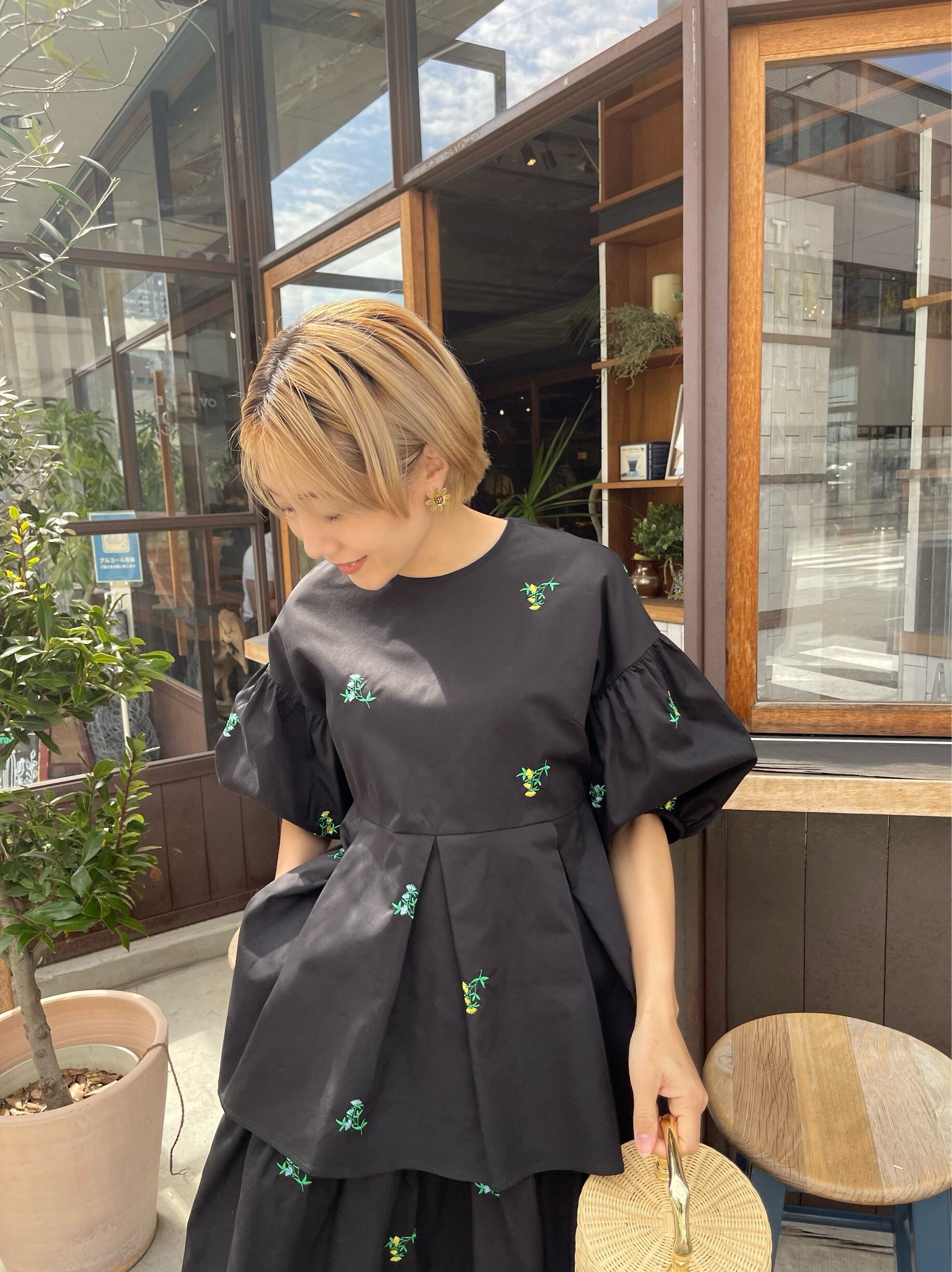HYEON  shishu blouse / black