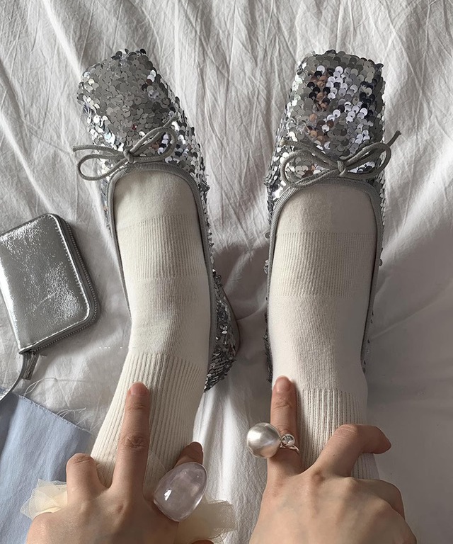 スクエアトゥスパンコールフラットシューズ 24PS230