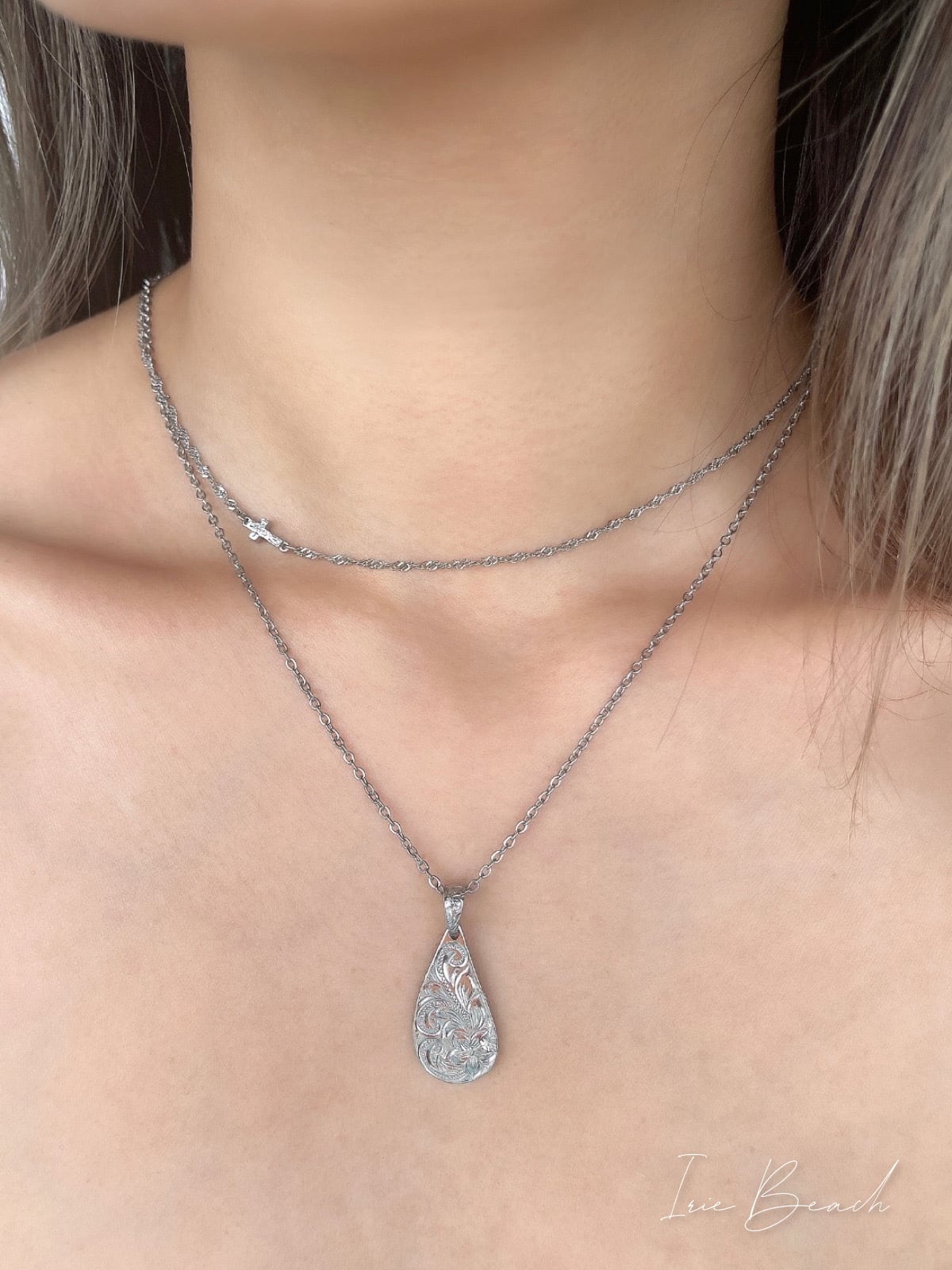 IRIE BEACH  MINI side cross necklace