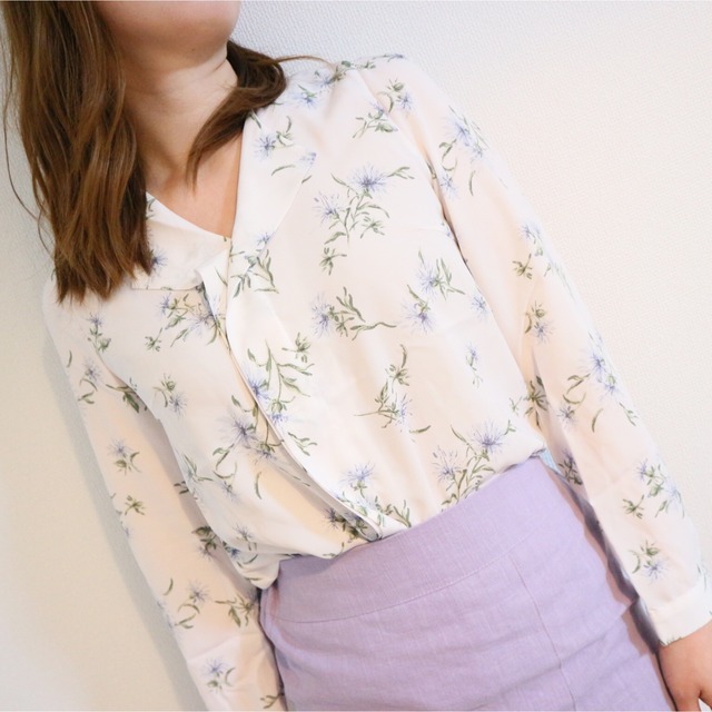 Flower frill blouse