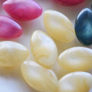 イタリア オーバル クリームイエローマーブル 13㎜