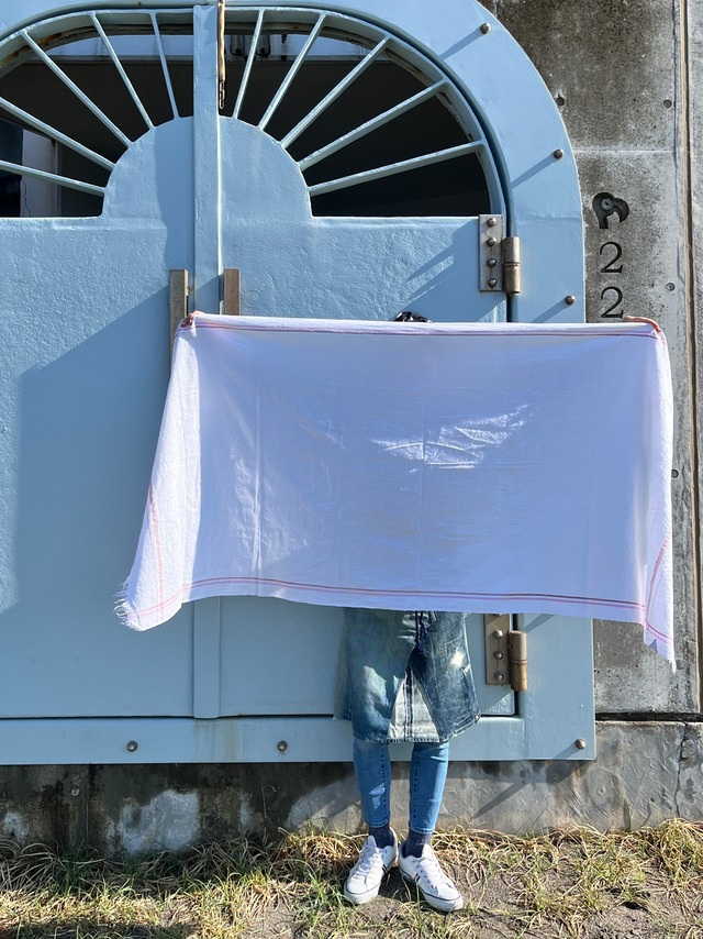 手織りカディのビーチタオル《レッドとピンクのライン》