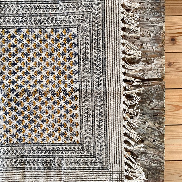 ピープルツリー　手織りコットンのブロックプリントラグマット　ロングタイプ