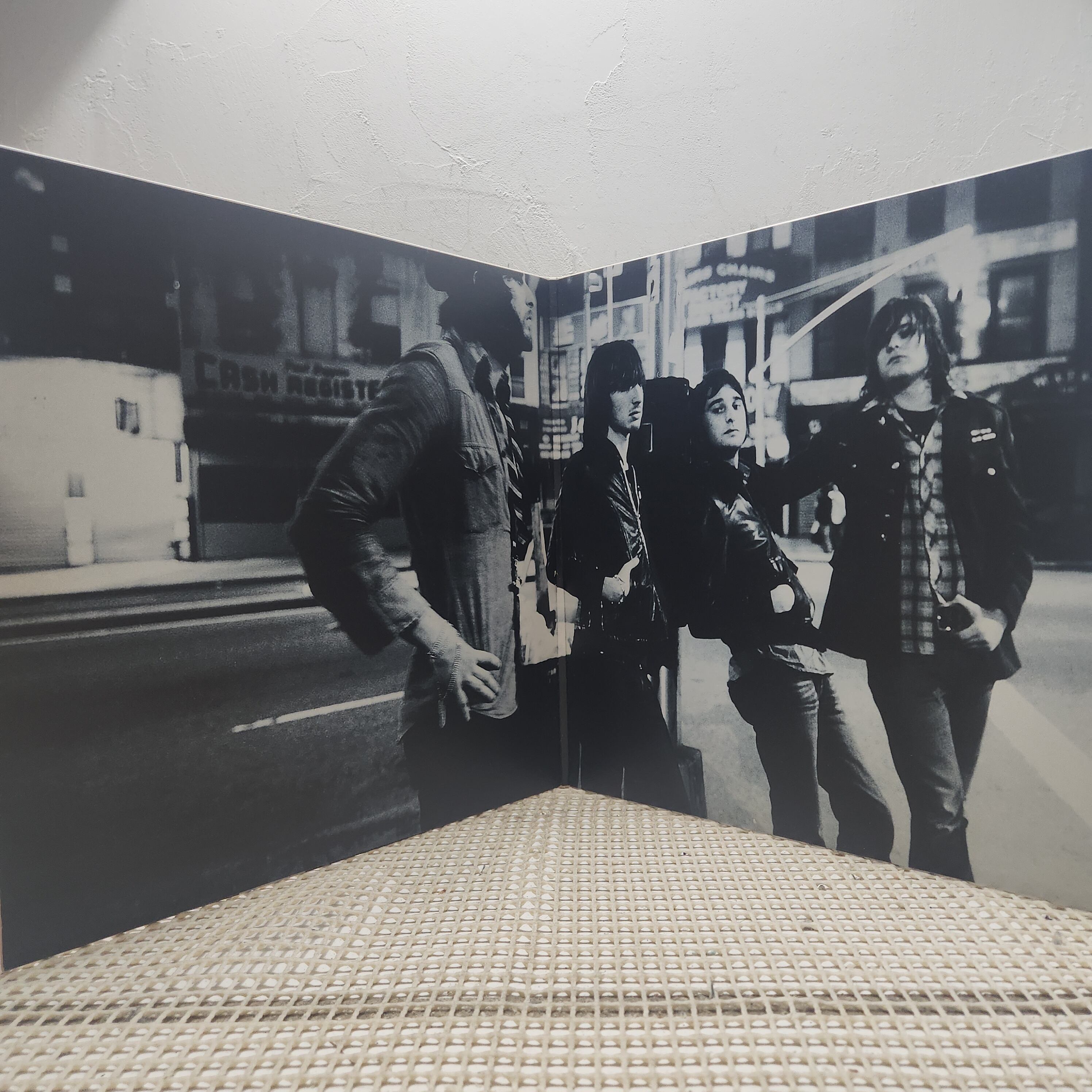Jet / Are You Gonna Be My Girl [E7599T, 7559-67598-0] - 画像3