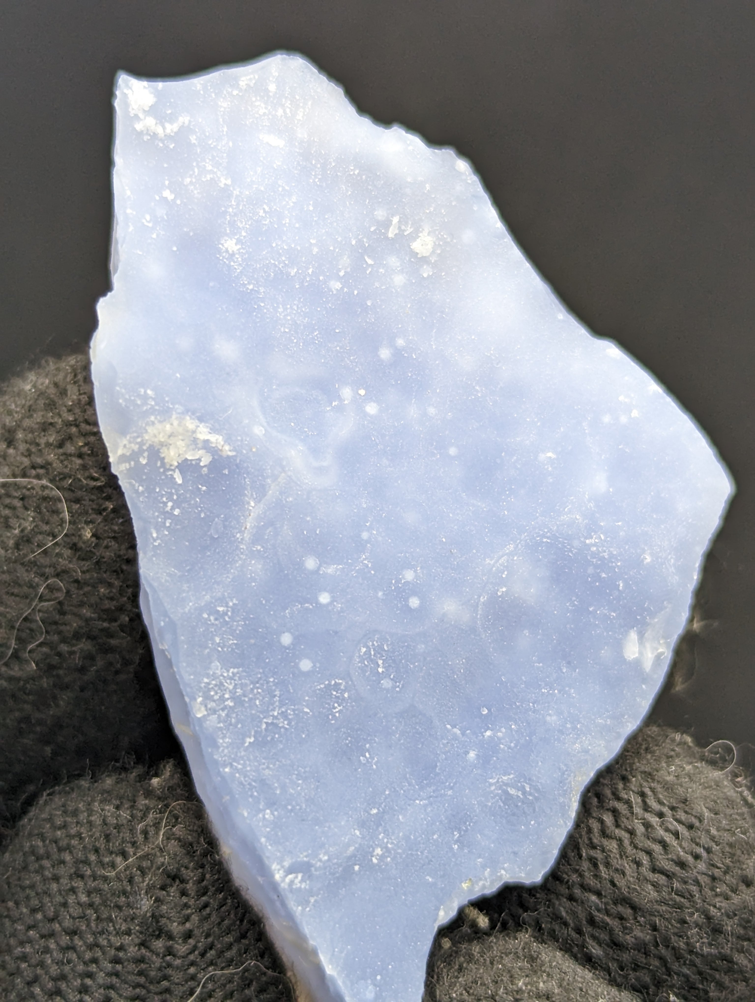 宝石質ブルーカルセドニー(玉髄) マラウイ産 R5-1099 | 石や なごみん