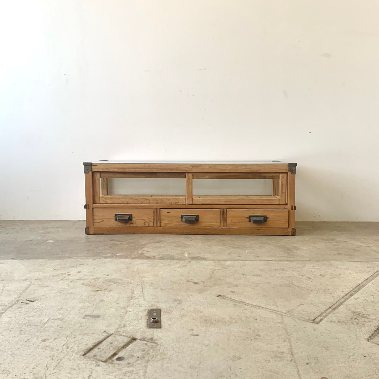 引き出し付きのショーケース　ガラスケース　古家具　0440