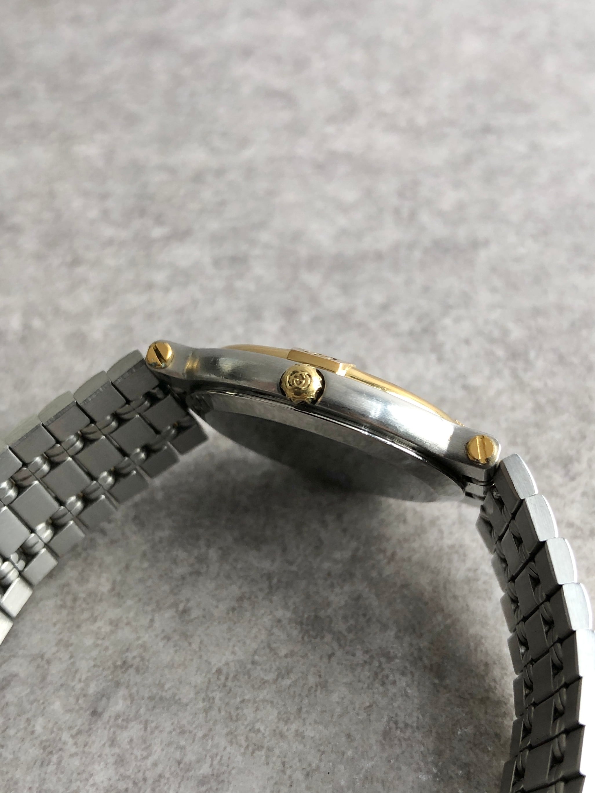GUCCI グッチ 腕時計 シルバー×ゴールド ステンレススチール 9000M