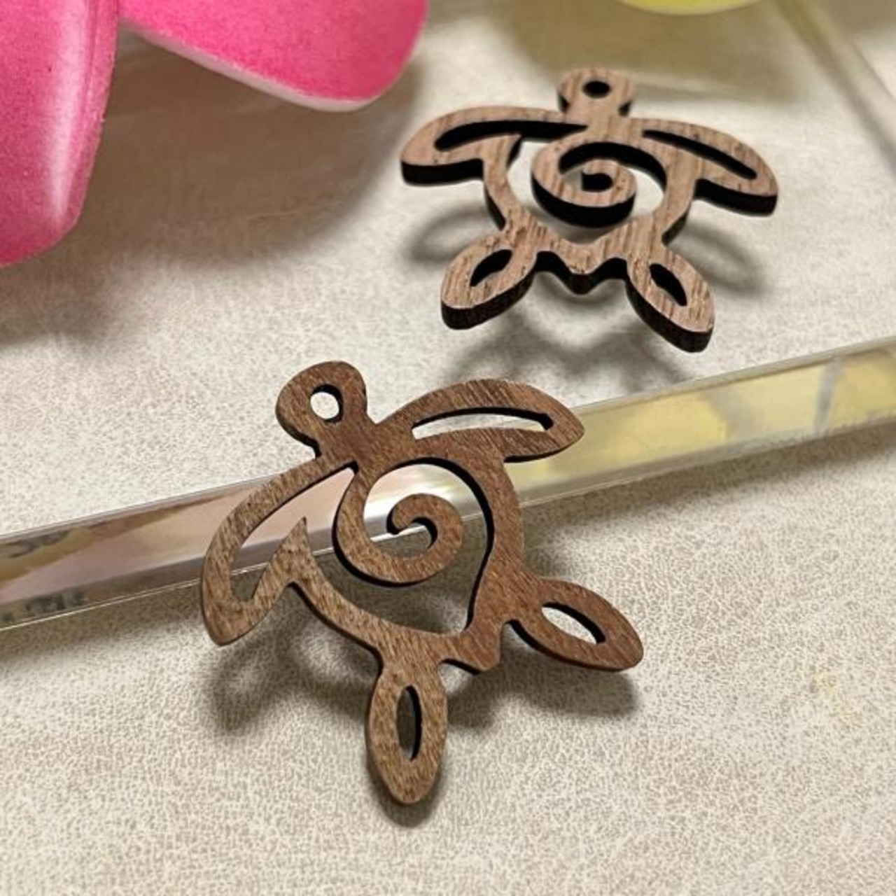 ウッドホヌウェーブデザートチャーム/ハワイアン/海亀/