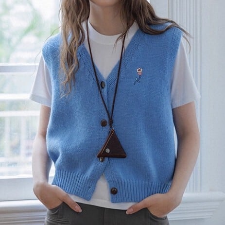 Vネック ボタンフロント ニット ベスト L1081