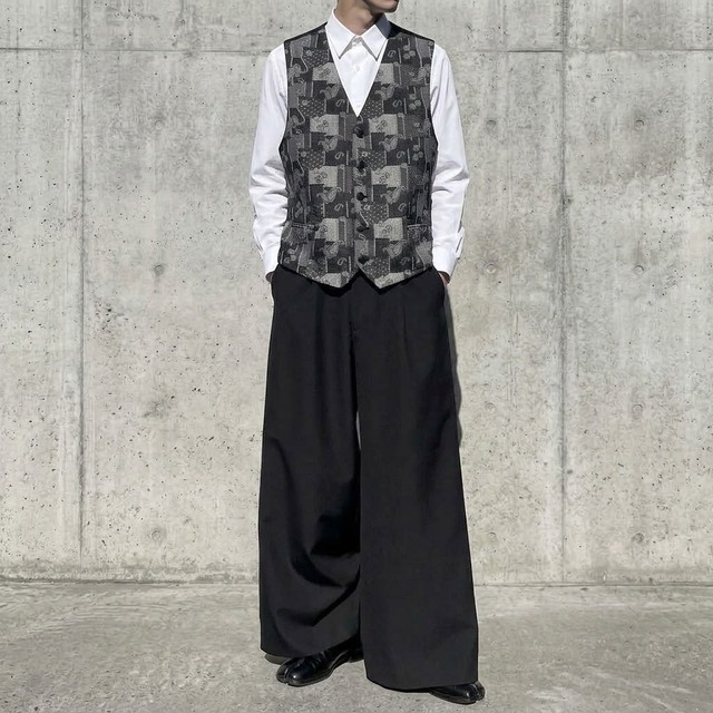 OLD darktone pattern design vest