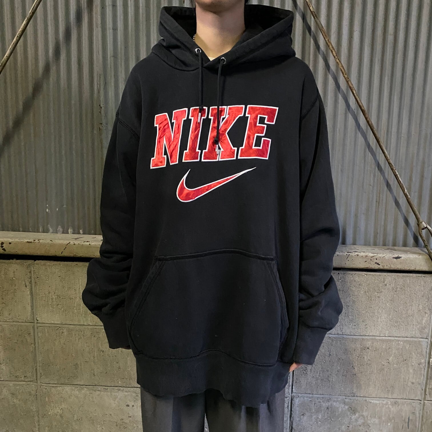 NIKE プルオーバーパーカー ビッグロゴ ブラック 黒 Lサイズ BLK