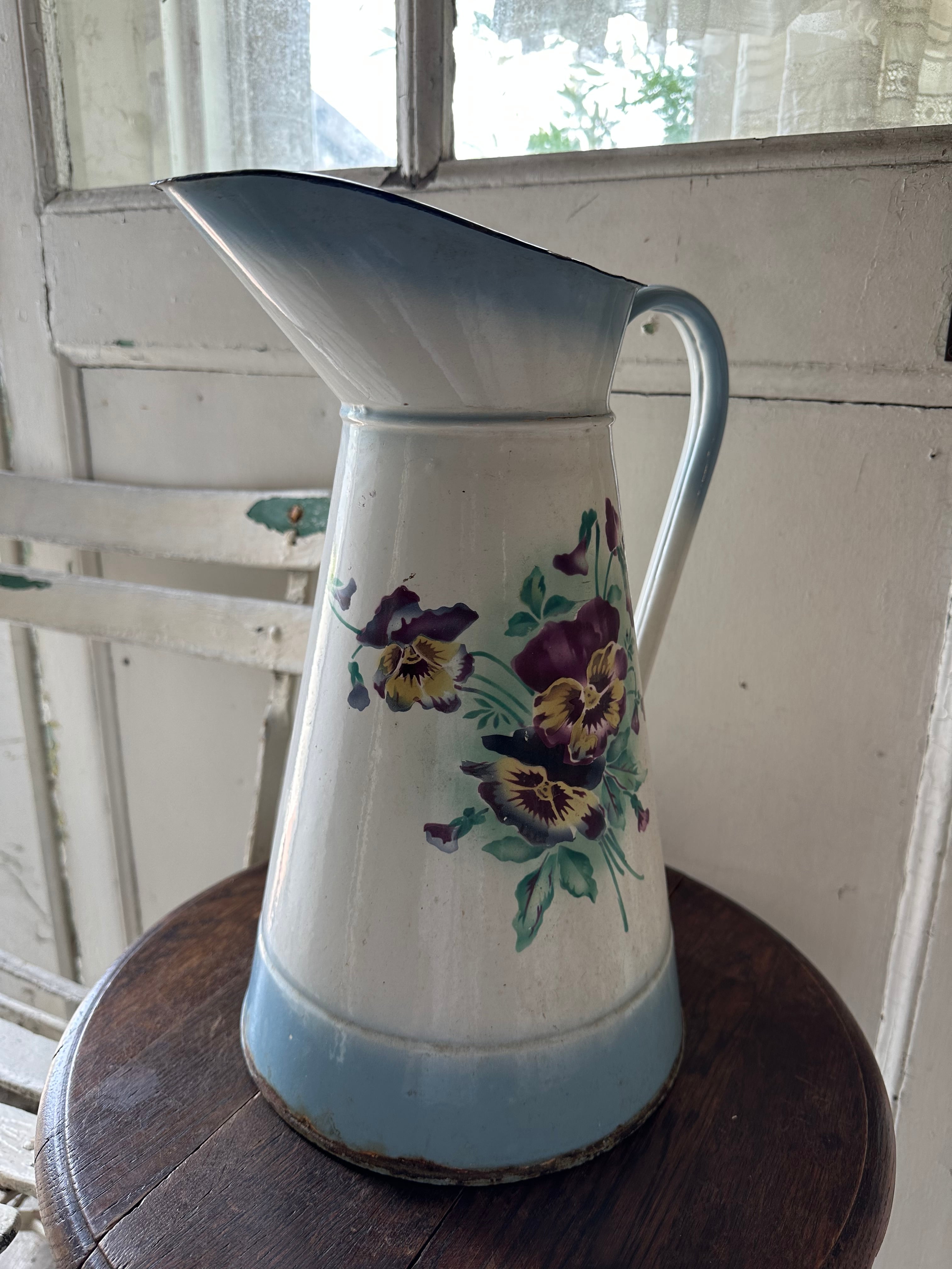 フランスアンティーク ホーロー製ピッチャー パンジー柄 | Brocante de