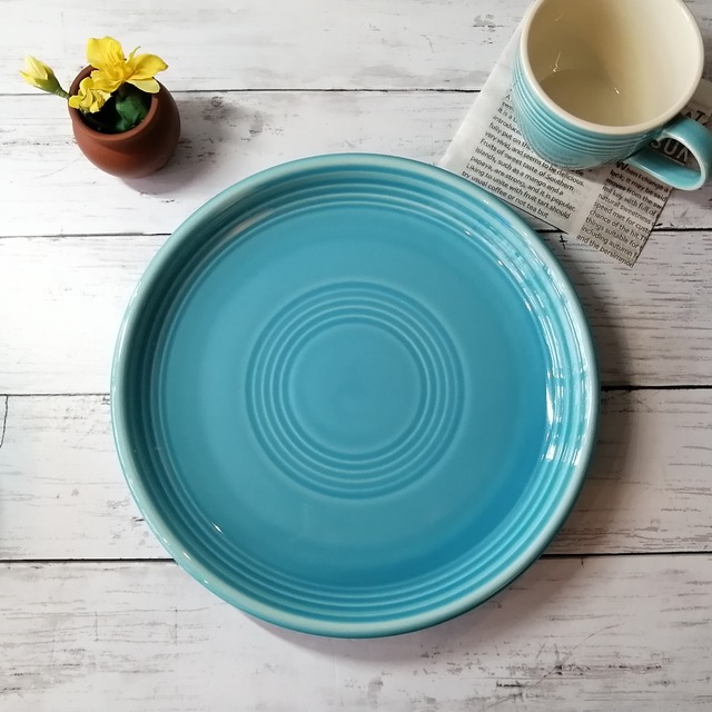 ディナー皿　丸皿26cm　ターコイズブルー　カフェ食器　オービット　かわいいお皿　水色の食器