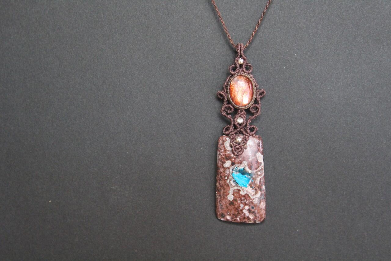 Cavansite & Sunstone micro macrame pendant