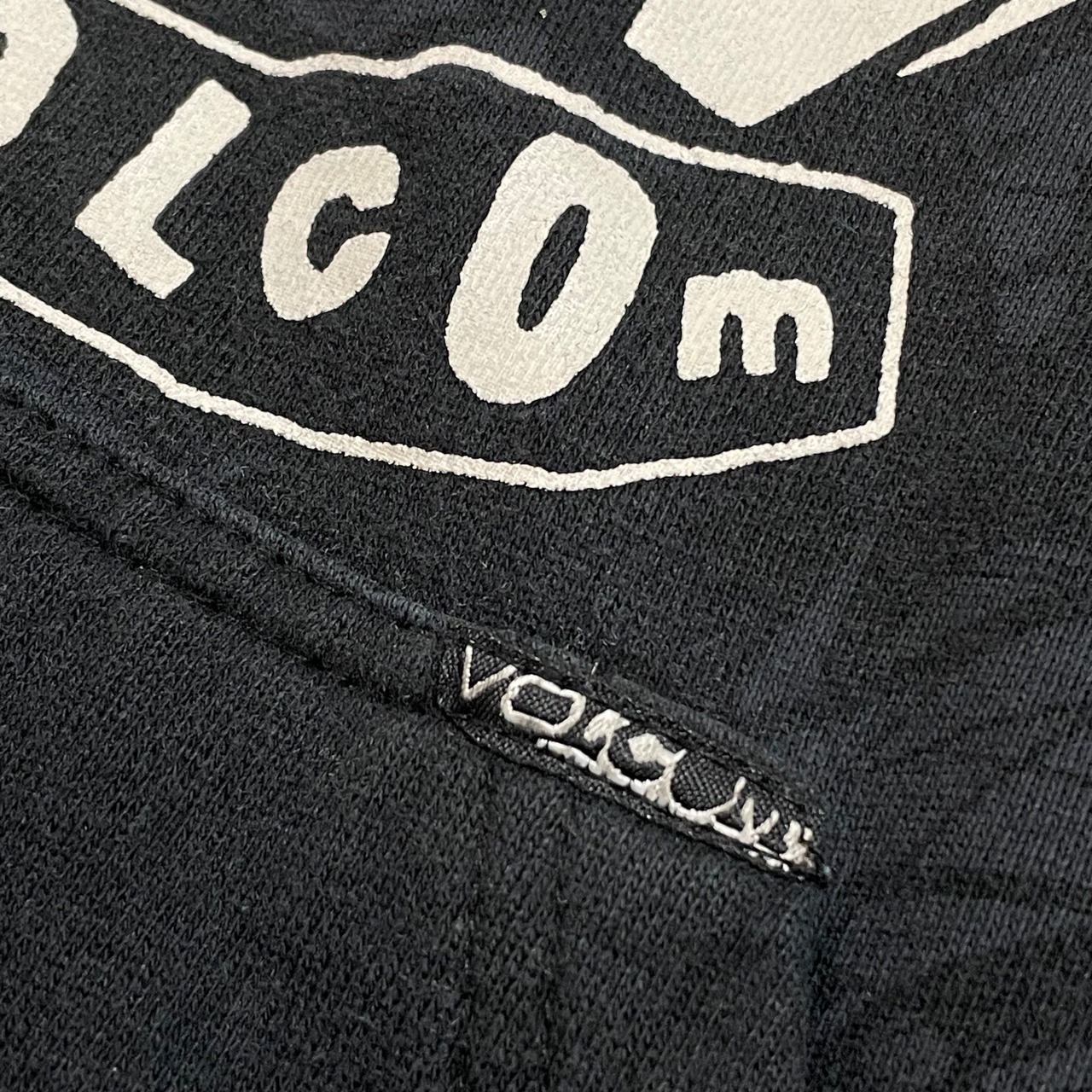 【VOLCOM】パーカー ジップアップ プリント フーディー スウェット hoodie ブラック L ボルコム スケボー スケート US古着