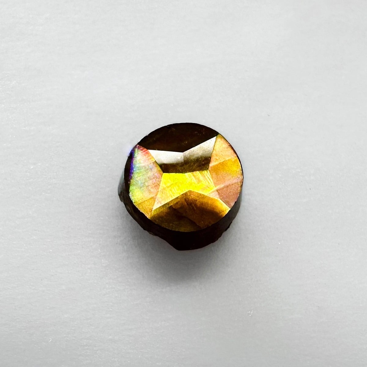 レインボーガーネット（奈良県吉野郡天川村）0.86ct | ANDROMEDA