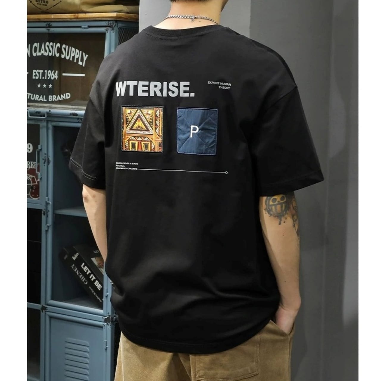 グラフィックパッチミリタリーミックスルーズシルエットTシャツ 2col   A00242