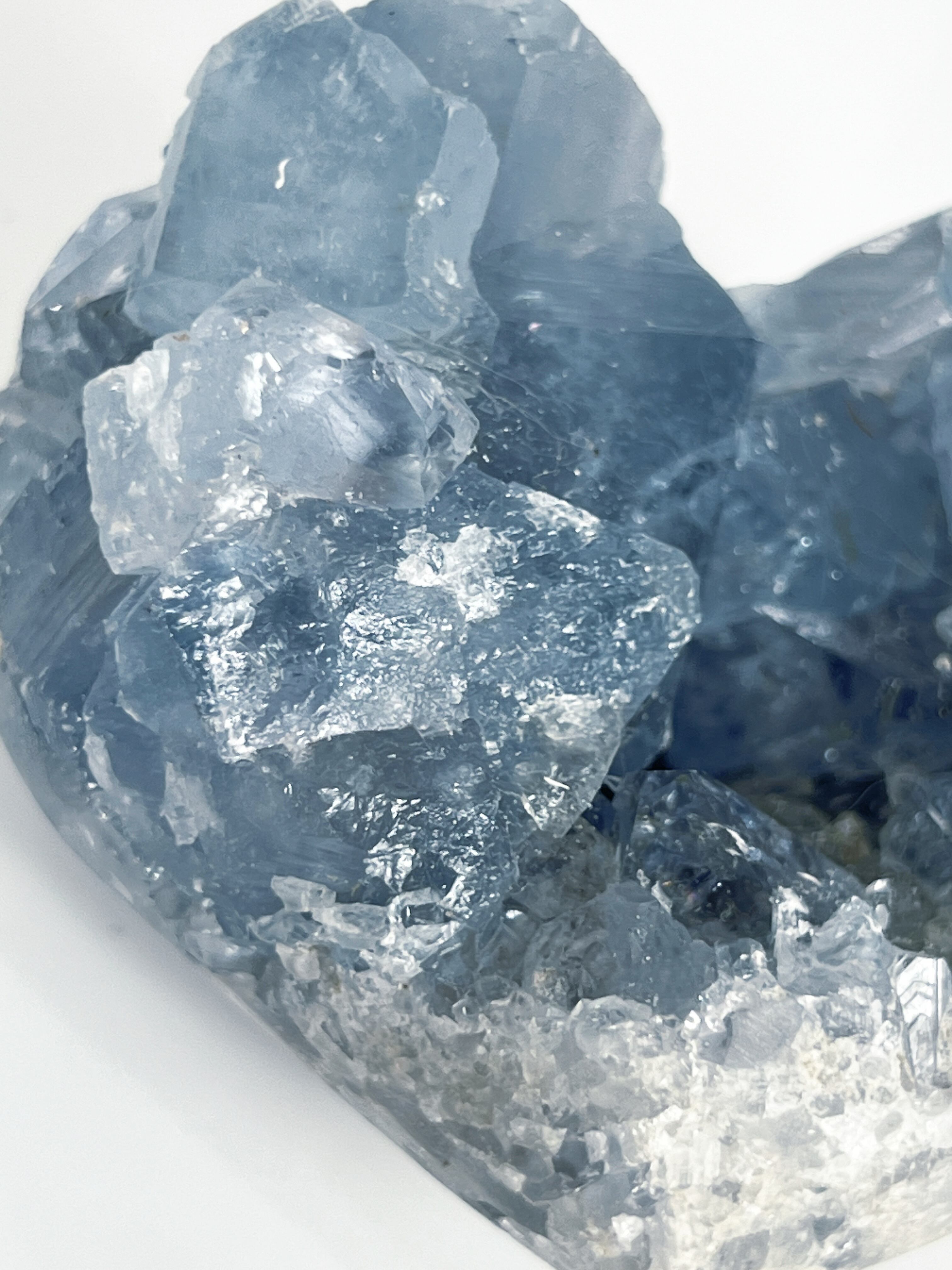 セレスタイト　綺麗なハート型　マダガスカル産 水晶 マダガスカル産] セレスタイト原石クラスター ◇ ハート型 | StellaDrop