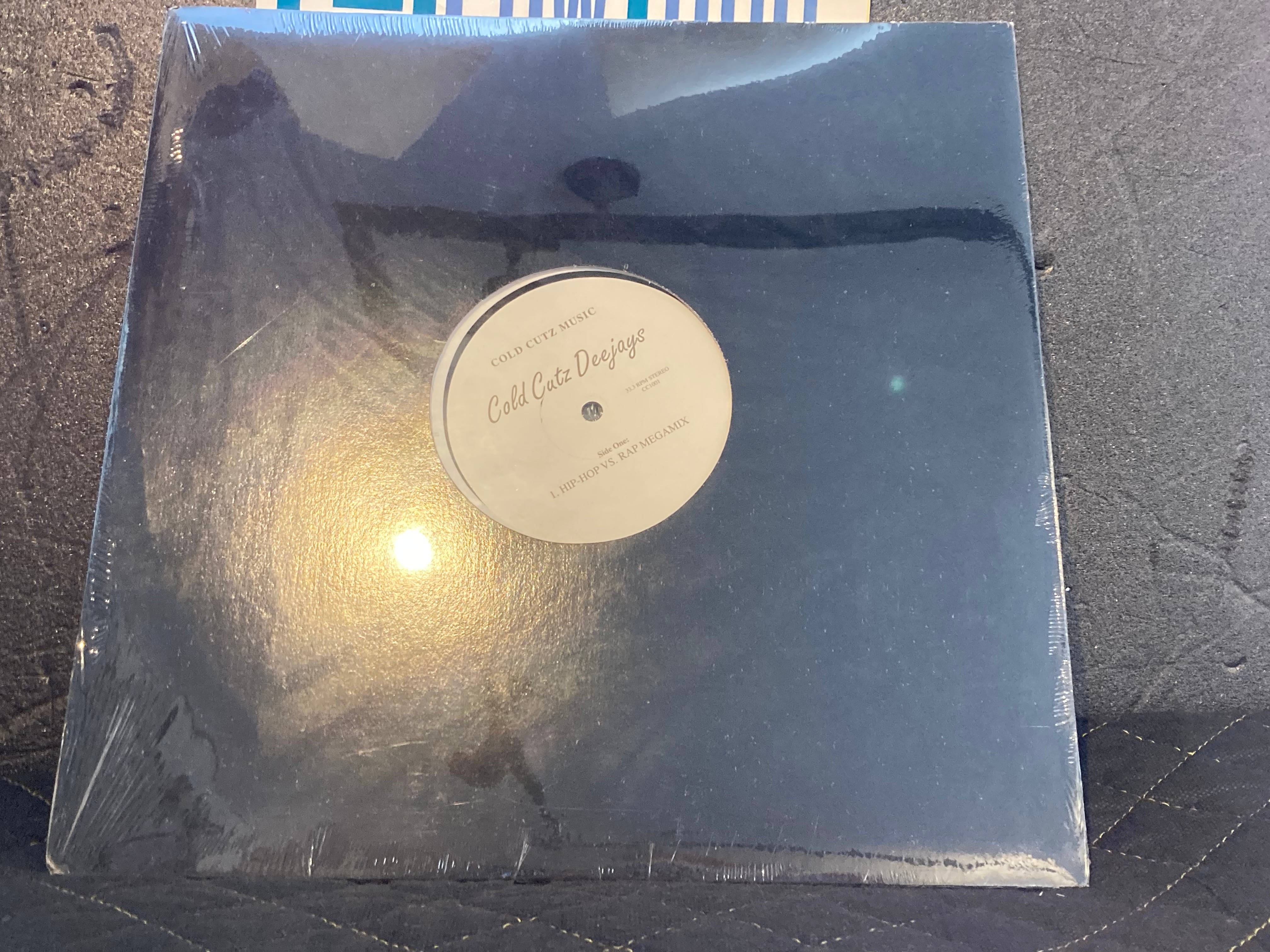 Cold Cutz Deejays / Hip-Hop vs. Rap Megamix | LOW LOUD RECORDS